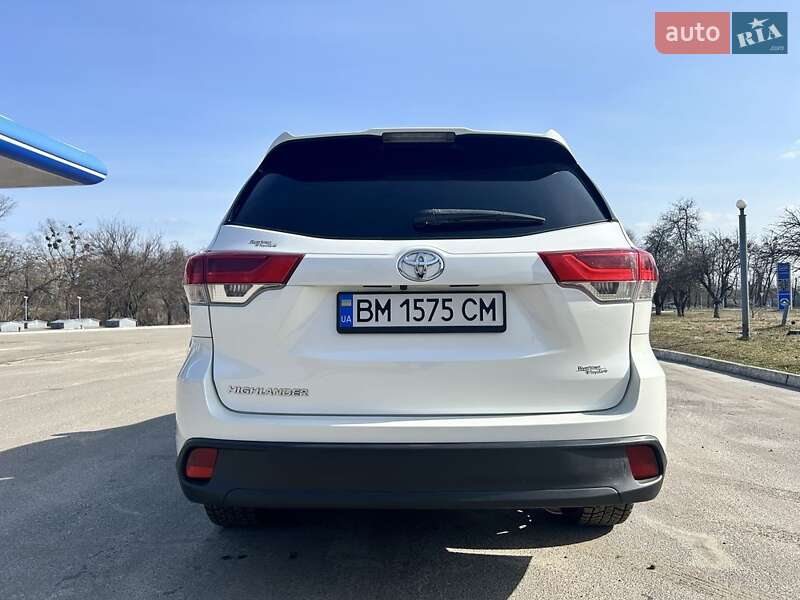 Позашляховик / Кросовер Toyota Highlander 2017 в Сумах