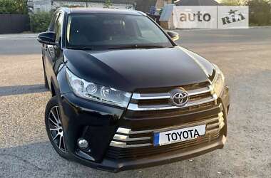 Позашляховик / Кросовер Toyota Highlander 2019 в Києві