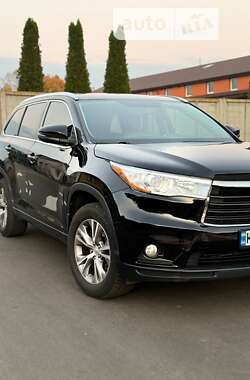 Позашляховик / Кросовер Toyota Highlander 2015 в Лубнах