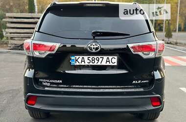 Позашляховик / Кросовер Toyota Highlander 2015 в Лубнах