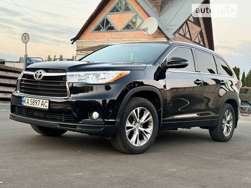 Позашляховик / Кросовер Toyota Highlander 2015 в Лубнах