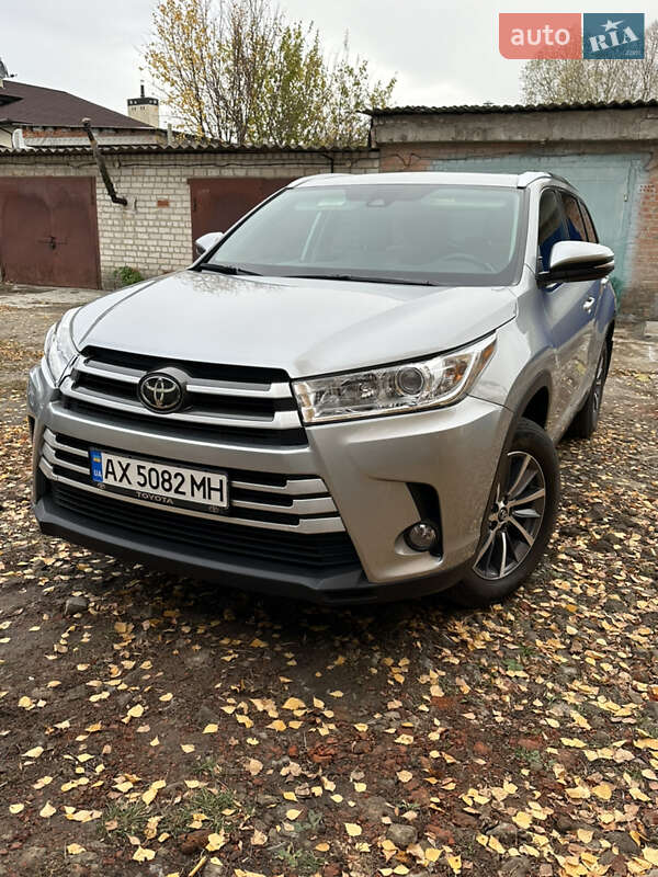 Внедорожник / Кроссовер Toyota Highlander 2019 в Харькове