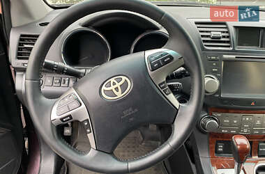 Позашляховик / Кросовер Toyota Highlander 2012 в Полтаві