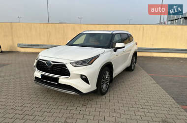 Внедорожник / Кроссовер Toyota Highlander 2021 в Киеве