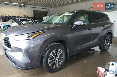 Toyota Highlander 2021