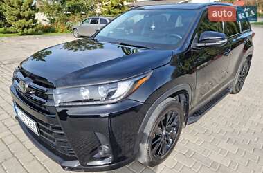 Позашляховик / Кросовер Toyota Highlander 2019 в Калуші