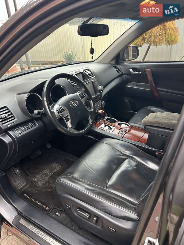 Позашляховик / Кросовер Toyota Highlander 2012 в Слов'янську