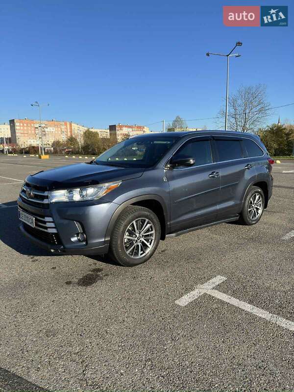 Позашляховик / Кросовер Toyota Highlander 2019 в Чернівцях