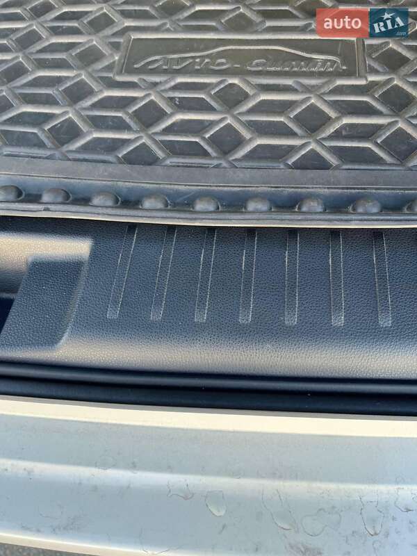 Позашляховик / Кросовер Toyota Highlander 2021 в Києві