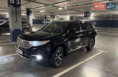 Внедорожник / Кроссовер Toyota Highlander 2012 в Змиеве