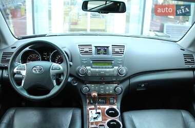 Внедорожник / Кроссовер Toyota Highlander 2011 в Киеве