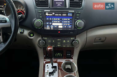 Внедорожник / Кроссовер Toyota Highlander 2011 в 
