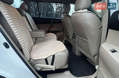Внедорожник / Кроссовер Toyota Highlander 2011 в 