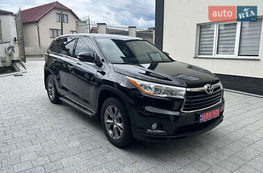 Внедорожник / Кроссовер Toyota Highlander 2014 в Тячеве