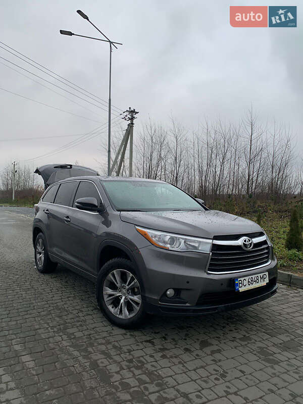 Внедорожник / Кроссовер Toyota Highlander 2015 в Львове