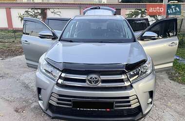 Внедорожник / Кроссовер Toyota Highlander 2017 в Одессе