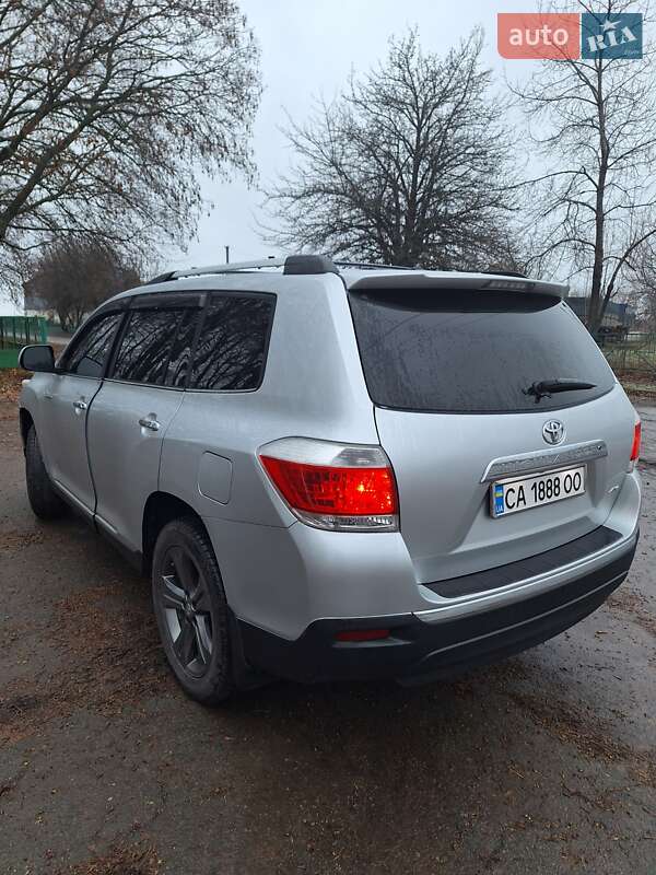 Позашляховик / Кросовер Toyota Highlander 2013 в Монастирищеві