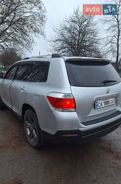 Внедорожник / Кроссовер Toyota Highlander 2013 в 