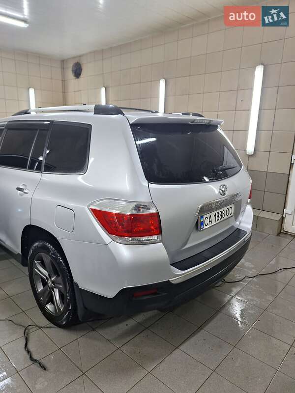 Позашляховик / Кросовер Toyota Highlander 2013 в Монастирищеві