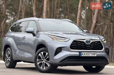 Внедорожник / Кроссовер Toyota Highlander 2021 в 