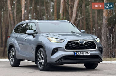 Внедорожник / Кроссовер Toyota Highlander 2021 в 