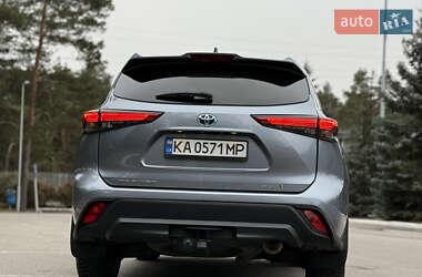 Внедорожник / Кроссовер Toyota Highlander 2021 в 