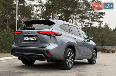 Внедорожник / Кроссовер Toyota Highlander 2021 в 