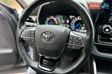 Внедорожник / Кроссовер Toyota Highlander 2021 в 