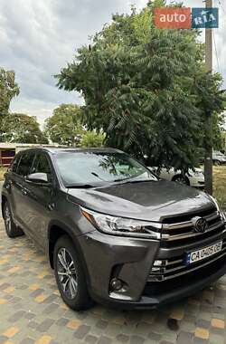 Позашляховик / Кросовер Toyota Highlander 2017 в Черкасах