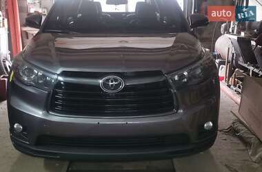 Позашляховик / Кросовер Toyota Highlander 2014 в Кривому Розі