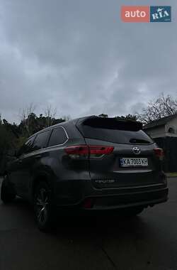 Внедорожник / Кроссовер Toyota Highlander 2017 в Тернополе