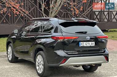 Внедорожник / Кроссовер Toyota Highlander 2023 в 
