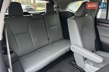 Внедорожник / Кроссовер Toyota Highlander 2023 в 