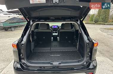 Внедорожник / Кроссовер Toyota Highlander 2023 в 