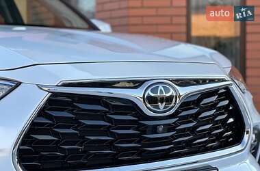 Позашляховик / Кросовер Toyota Highlander 2022 в Вінниці