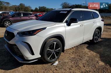 Toyota Highlander 2021