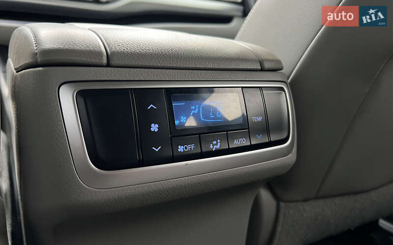 Позашляховик / Кросовер Toyota Highlander 2017 в Львові
