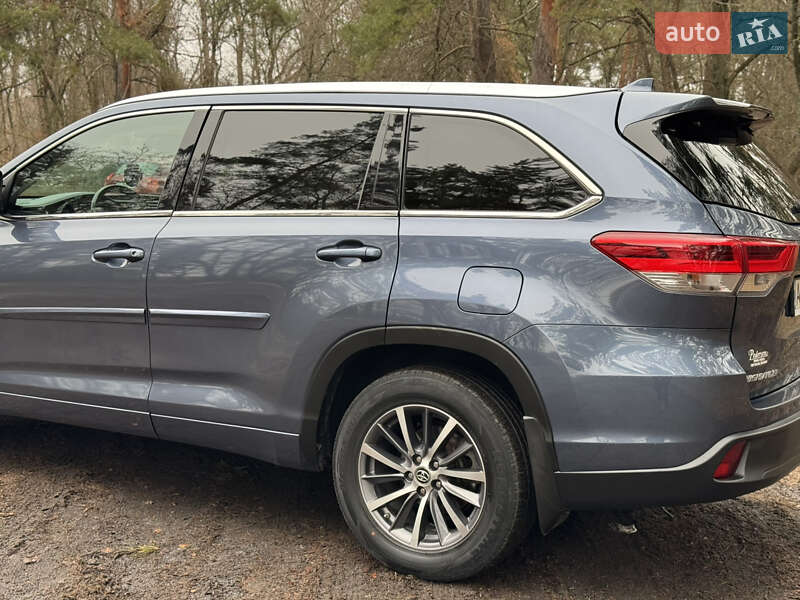Внедорожник / Кроссовер Toyota Highlander 2017 в Барышевке фото 10 Внедорожник / Кроссовер Toyota Highlander 2017 в Барышевке