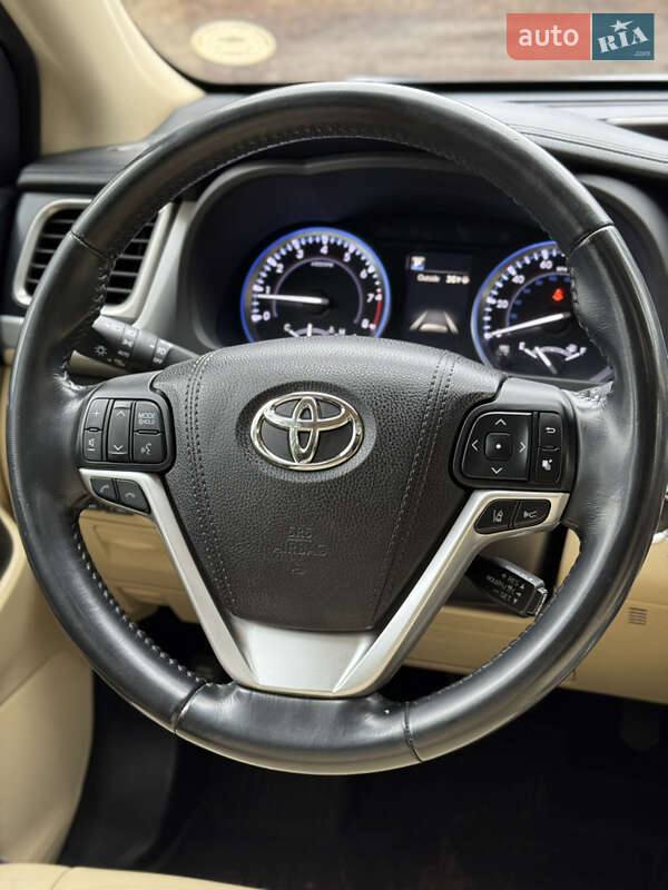 Внедорожник / Кроссовер Toyota Highlander 2017 в Барышевке фото 17 Внедорожник / Кроссовер Toyota Highlander 2017 в Барышевке