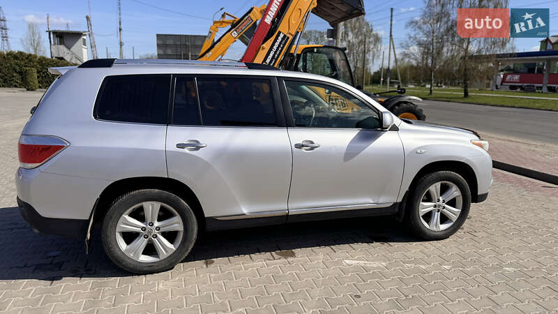 Внедорожник / Кроссовер Toyota Highlander 2011 в Львове