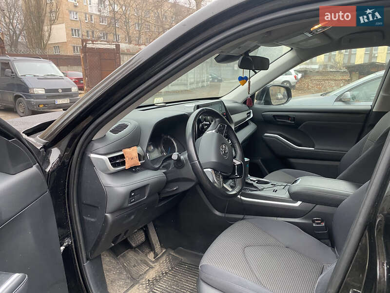Внедорожник / Кроссовер Toyota Highlander 2020 в Киеве