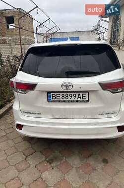 Внедорожник / Кроссовер Toyota Highlander 2014 в Новой Одессе