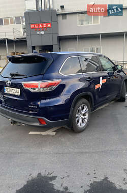 Внедорожник / Кроссовер Toyota Highlander 2015 в 