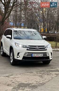 Позашляховик / Кросовер Toyota Highlander 2016 в Хмельницькому