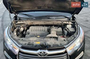 Позашляховик / Кросовер Toyota Highlander 2014 в Полтаві