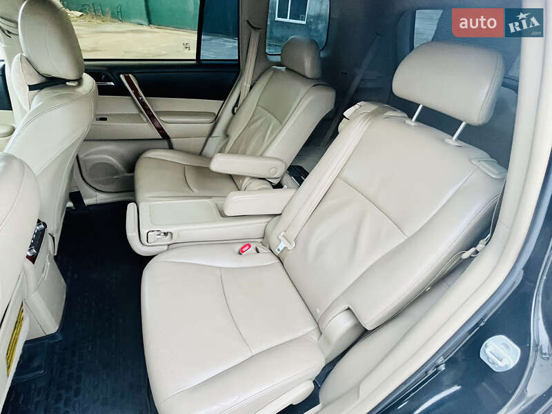 Позашляховик / Кросовер Toyota Highlander 2013 в Іллінцях