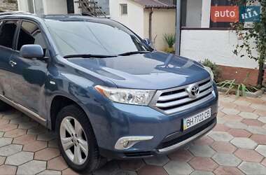 Внедорожник / Кроссовер Toyota Highlander 2013 в 
