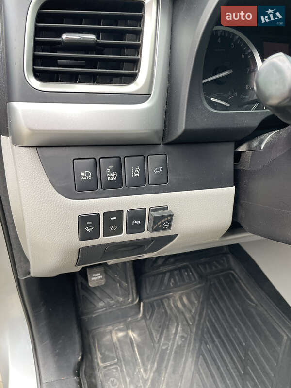 Внедорожник / Кроссовер Toyota Highlander 2016 в Хмельницком