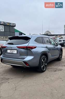Позашляховик / Кросовер Toyota Highlander 2020 в 
