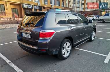 Внедорожник / Кроссовер Toyota Highlander 2012 в 